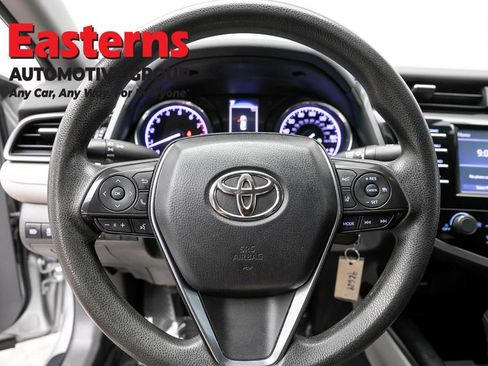 Used 2020 Toyota Camry LE FWD image 10