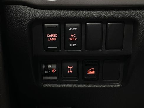 Used 2021 Nissan Titan PRO-4X w/ Pro-4x Convenience Package AWD/4WD image 16