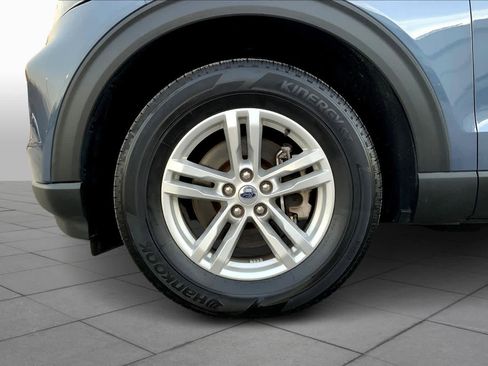 Used 2021 Ford Explorer XLT w/ Class III Trailer Tow Package image 11