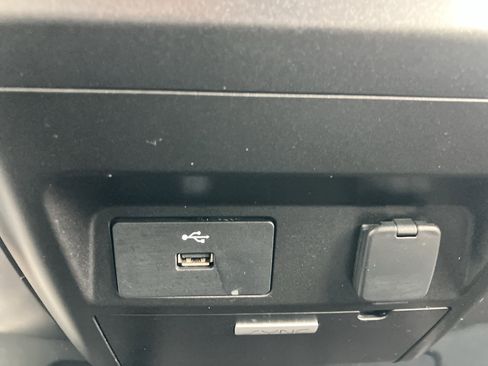 Used 2016 Ford F150 XLT w/ Trailer Tow Package image 28