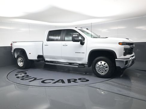 New 2026 Chevrolet Silverado 3500 LT w/ All Star Edition AWD/4WD image 2