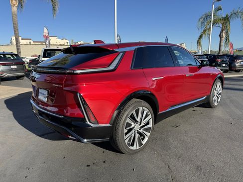 Used 2024 Cadillac Lyriq Luxury w/ LPO, Floor Liner Package image 10