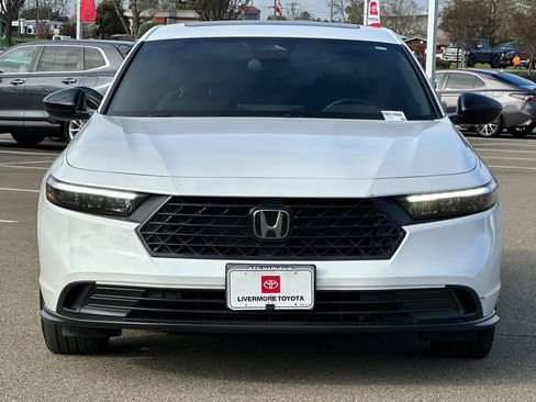 Used 2023 Honda Accord Sport image 9