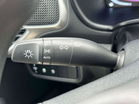 Used 2025 Kia Soul LX FWD image 11