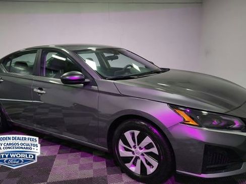 Used 2025 Nissan Altima 2.5 S FWD image 8