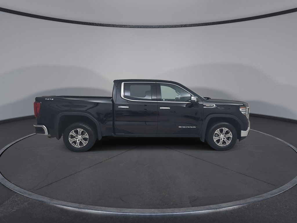 Used 2025 GMC Sierra 1500 SLT AWD/4WD image 18