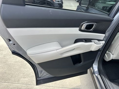 Used 2025 Kia Sorento S w/ Panoramic Sunroof Package FWD image 26
