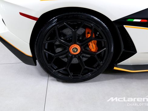 Used 2021 Lamborghini Aventador SVJ AWD/4WD image 33