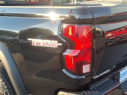Used 2025 Chevrolet Colorado Trail Boss AWD/4WD image 8