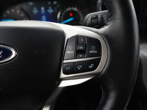 Used 2023 Ford Explorer XLT w/ XLT Sport Appearance Package AWD/4WD image 26