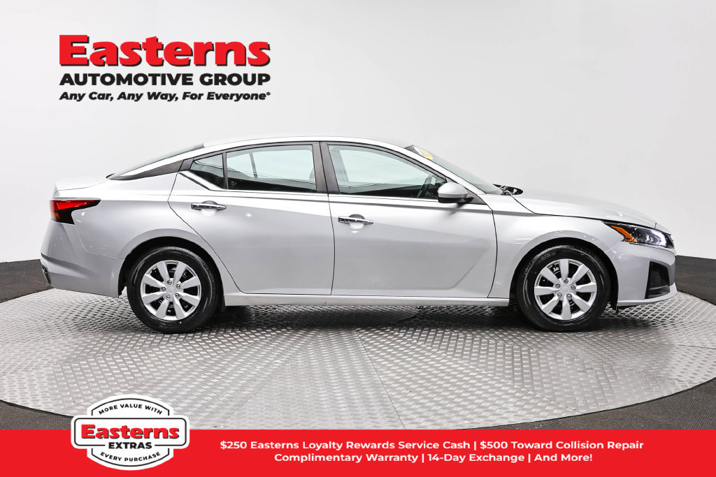 Used 2023 Nissan Altima 2.5 S FWD image 5