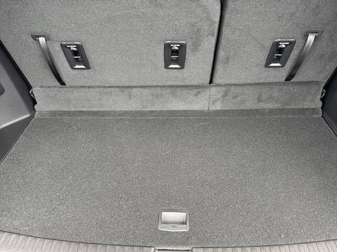 New 2026 Chevrolet Traverse LT w/ Sun and Wheel Package image 15