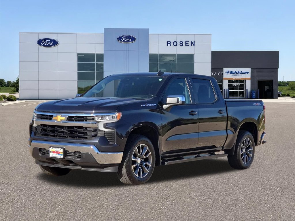 Used 2024 Chevrolet Silverado 1500 LT AWD/4WD image 7