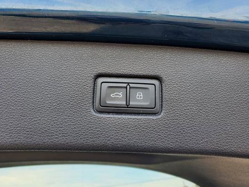 Used 2022 Audi Q7 Premium Plus image 33