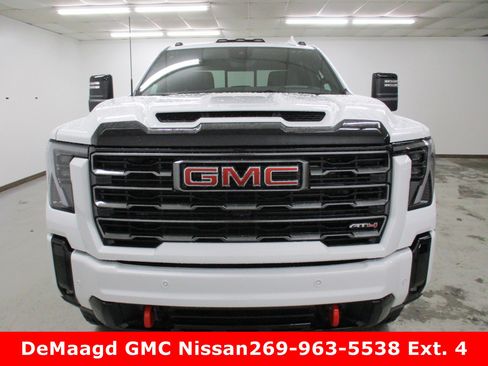 New 2025 GMC Sierra 2500 AT4 w/ Technology Package image 10