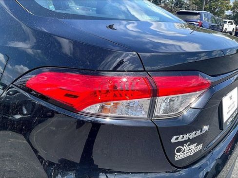 Used 2023 Toyota Corolla LE image 23