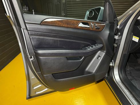 Used 2013 Mercedes-Benz ML 350 BlueTEC 4MATIC image 43