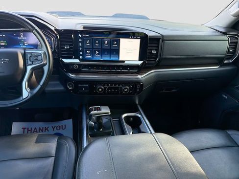 Used 2024 Chevrolet Silverado 1500 LT Trail Boss w/ LT Trail Boss Premium Package AWD/4WD image 17