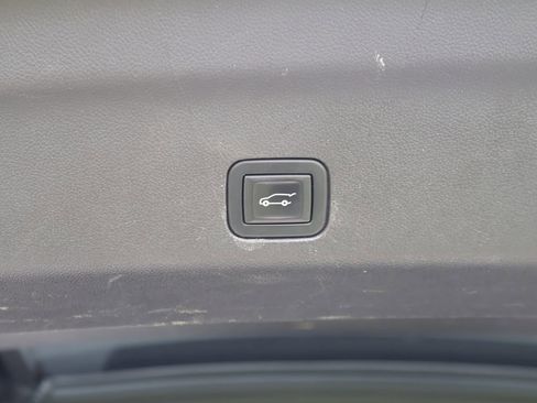 Used 2021 GMC Yukon Denali w/ Denali Ultimate Package AWD/4WD image 18