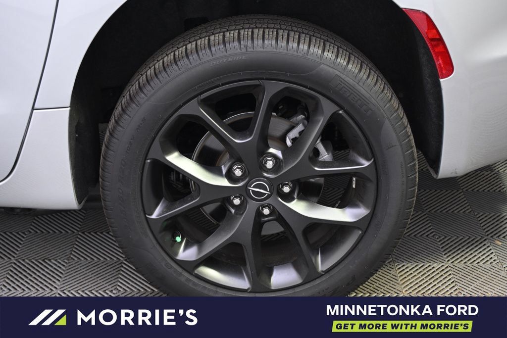 Used 2026 Chrysler Pacifica Select w/ S Appearance Package FWD image 22