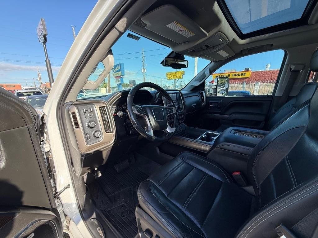 Used 2019 GMC Sierra 2500 Denali w/ Duramax Plus Package AWD/4WD image 11