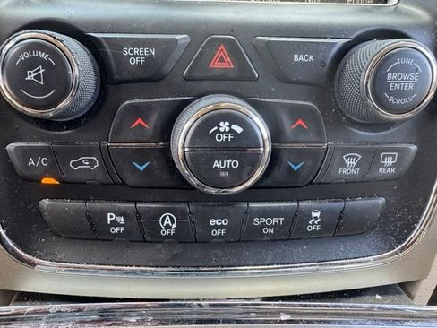 Used 2017 Jeep Grand Cherokee Limited w/ Luxury Group II AWD/4WD image 12