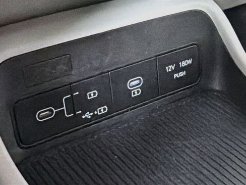Used 2025 Hyundai Kona SEL FWD image 26