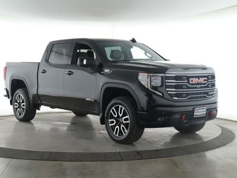 Used 2024 GMC Sierra 1500 AT4 w/ Technology Package AWD/4WD image 2