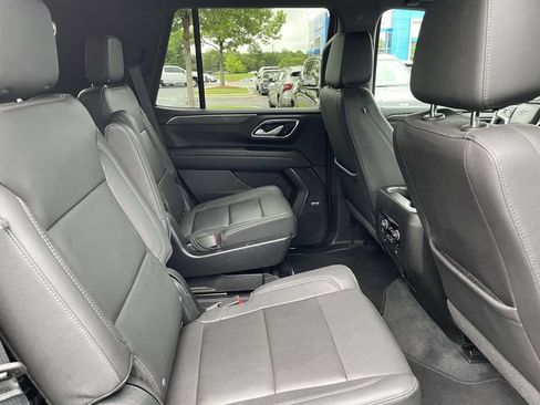 Certified 2022 Chevrolet Tahoe Z71 w/ Luxury Package AWD/4WD image 11