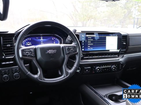 Used 2025 Chevrolet Silverado 2500 ZR2 w/ Technology Package image 15