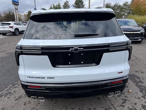 New 2026 Chevrolet Traverse RS w/ LPO, Floor Liner Package image 4