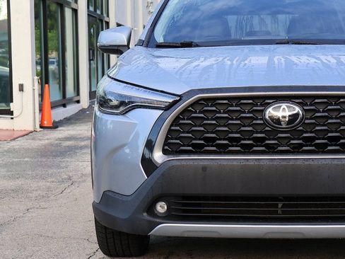 Used 2023 Toyota Corolla Cross XLE w/ Convenience Package image 14