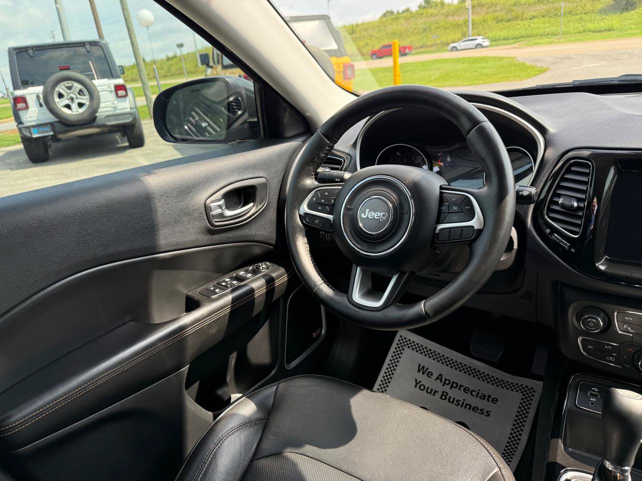 Used 2018 Jeep Compass Limited w/ Navigation Group FWD image 19