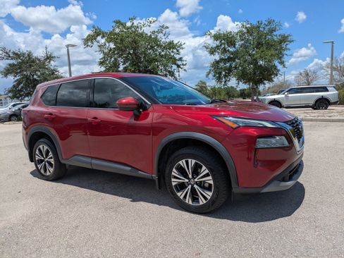 Used 2021 Nissan Rogue SV FWD image 2