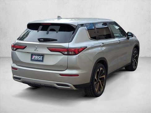Used 2022 Mitsubishi Outlander SE AWD/4WD image 5
