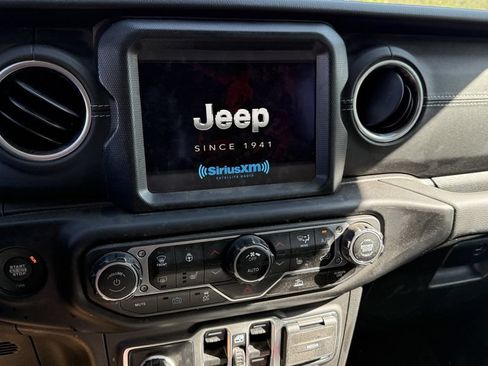 Used 2023 Jeep Wrangler Unlimited Sahara w/ Cold Weather Group AWD/4WD image 5