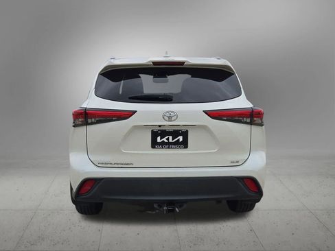 Used 2021 Toyota Highlander XLE FWD image 5