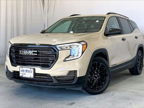 Used 2023 GMC Terrain SLE w/ Driver Convenience Package image 12