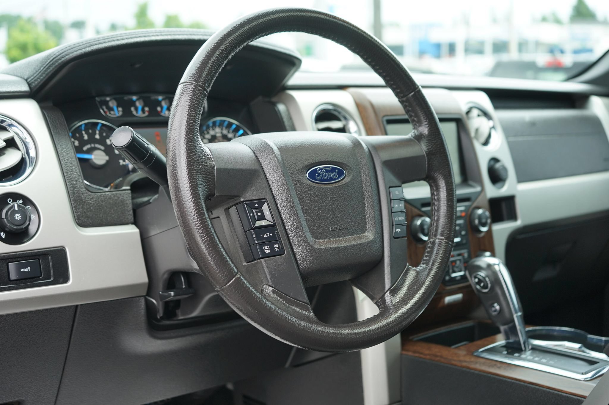 Used 2014 Ford F150 Lariat w/ Equipment Group 502A Luxury AWD/4WD image 10