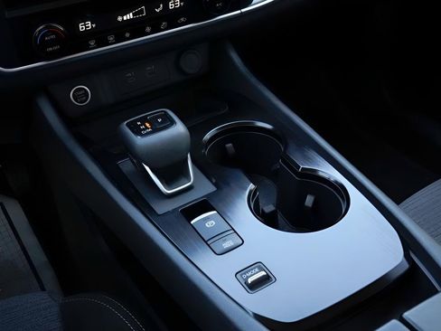 Used 2023 Nissan Rogue SV image 23