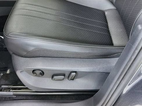Used 2023 Volkswagen Tiguan SE FWD image 20