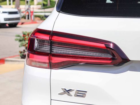 Used 2022 BMW X5 xDrive40i AWD/4WD image 7