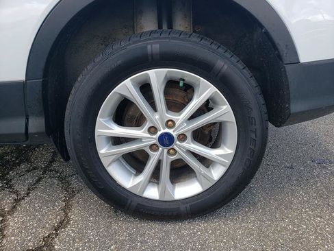 Used 2017 Ford Escape SE AWD/4WD image 33