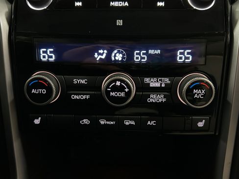 Used 2021 Subaru Ascent Limited w/ Technology Package AWD/4WD image 10