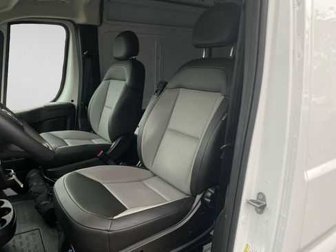 Used 2026 RAM ProMaster 2500 w/ Convenience Group FWD image 29