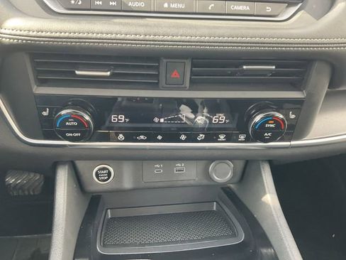 Certified 2023 Nissan Rogue SV w/ SV Premium B Package image 18