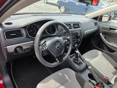 Used 2017 Volkswagen Jetta S image 13