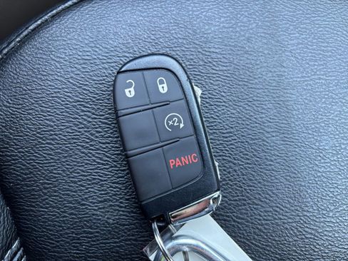 Used 2025 Jeep Compass Limited AWD/4WD image 27