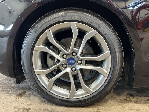 Used 2019 Ford Fusion Titanium image 8