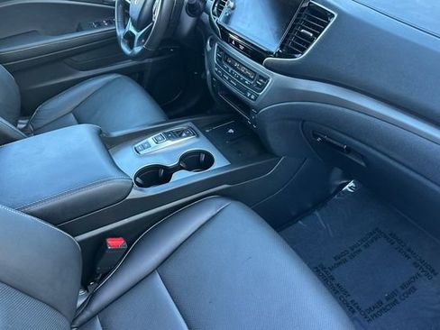 Certified 2025 Honda Ridgeline RTL image 19
